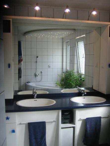 Waschtisch mit 2 Waschbecken und Unterschrank